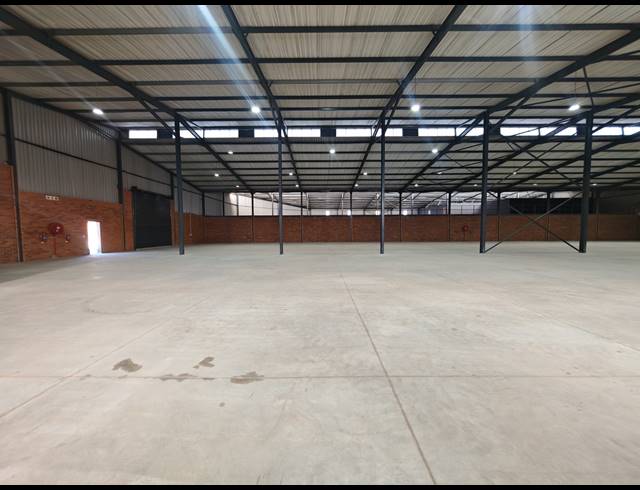 2,340M² WAREHOUSE TO LET IN ORMONDE